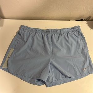 Nike Challenger shorts 5”